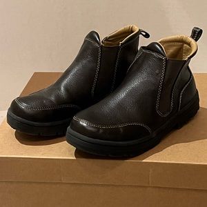 Boys’ GAP brown shoe/boots. Size 1 M. Tags still on bottom of shoe